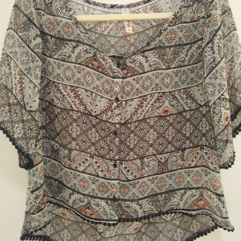 U pick 3/$25 Mudd  M  button down polyester top   black/white/peach